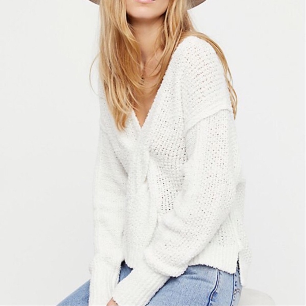 SOLD F r e e P e o p l e • Twist Front Sweater - Picture 1 of 8